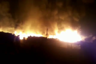 Hundreds of slums burnt due to fire in slums of Krishna Vihar Ghaziabad