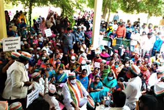 flood victims protest along with congress leaders in kutbullapur