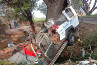 One person killed in an accident between cruiser-pickup vehicles In Raichur