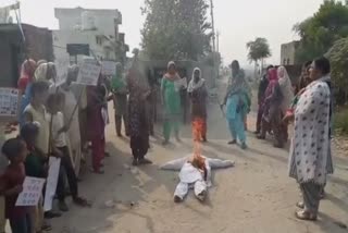 Women Wing Congress protest against modi