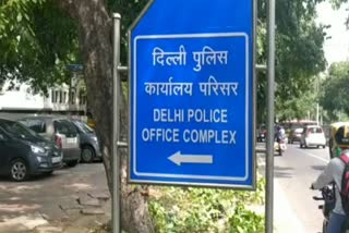 delhi crime branch STF arrested proclaimed rewarded criminal in snatching case