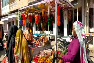 करवा चौथ पर बाजारों में भीड़, Crowds in markets on Karva Chauth