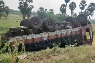 lorry accident in guthi