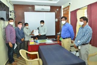 jagitial collector guguloth ravi inspected metpalli mro office