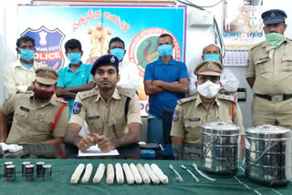 5 Maoist militants arrested at manuguru in bhadradri kothagudem district