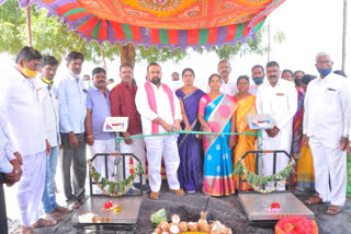 tescab vice chairmen gongidi mahendar reddy launched paddy purchase centers yadagirigutta and rajapeta