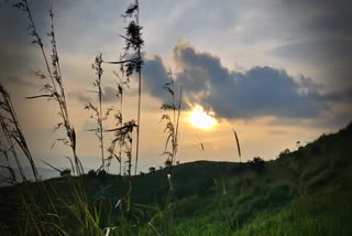 kailasappara nedunkandam idukki invites tourists  kailasappara nedunkandam  കൈലാസപ്പാറ ഇടുക്കി  ഇടുക്കി നെടുങ്കണ്ടം കൈലാസപ്പാറ  കൈലാസപ്പാറ വിനോദ സഞ്ചാരികൾ