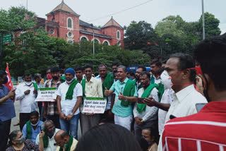 protests-by-farmers-blocking-the-road-to-enforce-pro-farmer-laws-in-bangalore
