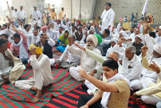 bhartiya kisan union and farmers protested