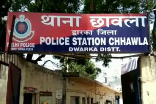 delhi police arrested woman for selling illegal liquor in chhawla