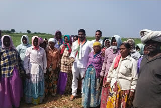 signature gathering against agricultural bill by congress in alampur