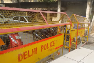 Police barricade installed during lockdown in Kalkaji has not been removed yet