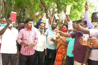 Ration shop workers protest against puducherry govt for pay their 3 years salary