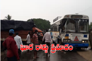 14 injured in road accident in khammam district