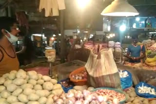 enforcement_offficers_are_raid_in_vegetable_market_where_the_potato_is_sold_in_a_higher_price_of_market