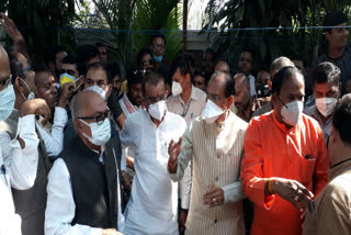 CM Shivraj reached Jayant Malaiya's house