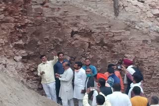 ancient bricks found in Saraswati river excavation in pihowa Kurukshetra