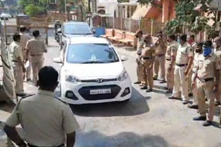 Nashik police using barricades to prevent crime in city