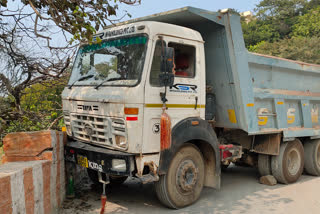 tipper collide defensive wall in yadadri