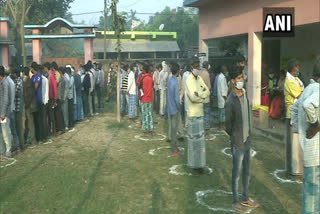 Bihar polls: 34.82 per cent voter turnout till 1 pm  ബിഹാര്‍ തെരഞ്ഞെടുപ്പ്  1 മണി വരെ 34.82 ശതമാനം പോളിങ്  ബിഹാര്‍  Bihar polls 2020  Bihar polls  Bihar