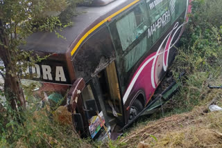 passenger bus overturned in satna