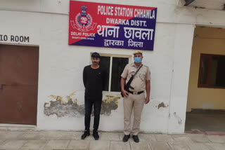 Chhawla police arrested smuggler with illegal country liquor