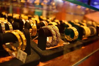 Jewellers bet on 'Dhanteras'; expect to clock 70 pc of last year's biz