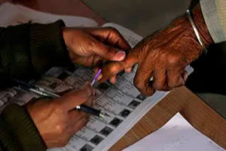 In Muzaffarpur, a 104-year-old former soldier set an example by voting