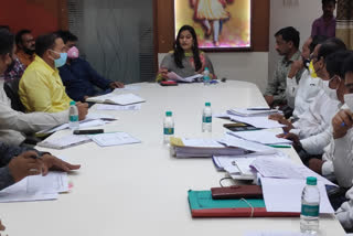 mp bhavana gawali present in meeting