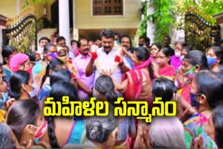 Minister Talsani Srinivas Yadav was honored by the women at  Bansilal Peta, Hyderabad