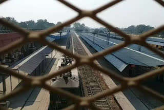 Meerut: Passengers face difficulties due to non-restoration of train service