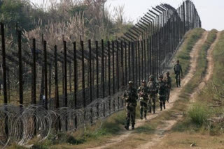 Pakistan violates ceasefire in another sector of Poonch  Pakistan violates ceasefire  ceasefire violation  അതിര്‍ത്തിയില്‍ സംഘര്‍ഷം  വെടിനിര്‍ത്തല്‍ ലംഘനം  പാകിസ്താന്‍ ആക്രണമം  കശ്മീരില്‍ ആക്രമണം