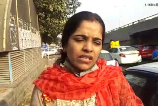 Woman arrives at DCP office with Cartridge shell in delhi