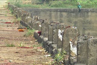 Barrage cum bridge Dilapidated