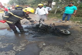 unidentified-persons-fire-to-a-workers-two-wheeler-in-nashik