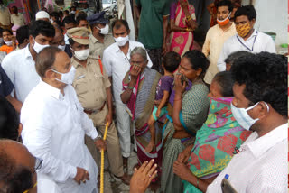 సంకల్ప యాత్ర సందర్భంగా వైఎస్ఆర్​కు నివాళులు