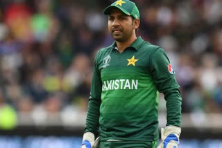 Sarfaraz Ahmed penalised  Sarfaraz Ahmed  Sarfaraz fined for using inappropriate language  Faisal Afridi  സര്‍ഫറാസ് അഹമ്മദിന് പിഴ  പാകിസ്ഥാൻ ക്യാപ്‌റ്റൻ സര്‍ഫറാസ് അഹമ്മദ്  പാകിസ്ഥാൻ ക്രിക്കറ്റ് ബോര്‍ഡ്