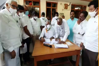 congress-collection-of-signatures-in-jagtial-district by mlc jeevan reddy