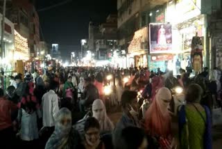 Social Distance sitabuldi market