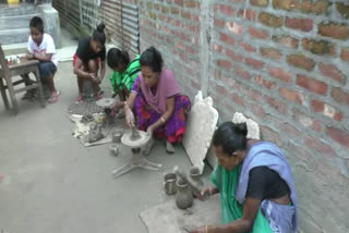 potter-busy-at-baihata-sariali-for-diwali