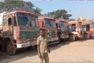 Rice loaded lorries