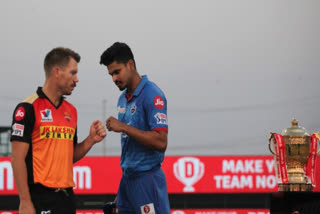 Shreyas Iyer forgets team changes at the toss; SRH skipper David Warner comes to his rescue