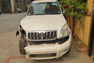 SUV collides with auto in Delhi