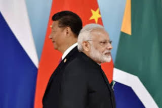 Indian Prime Minister Narendra Modi and Chinese President Xi Jinping (file photo)