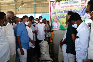 MLA Marri Janardhan reddy starts new cotton sale counter in nagar kurnool dist