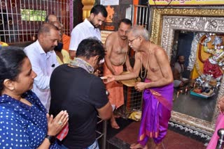 actor-puneeth-rajkumar-visited-nuggikeri-hanuman-temple
