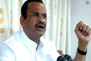 MP Komatireddy demands help the govt soldier mahesh family