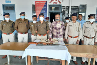 Air gun and uniform received from passenger coach at Hatia station