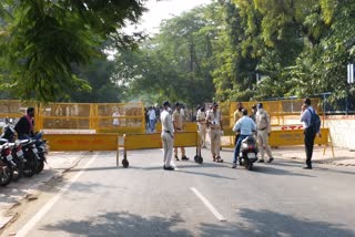 Police stopped the way by imposing prohibition