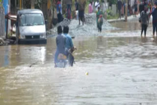 Karnataka seeks Rs 2,100 crore flood relief aid